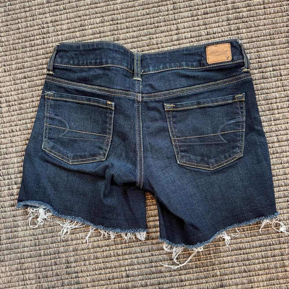 American Eagle Outfitters Blue Jean Shorts Medium-Dark Wash - Picture 2 of 3